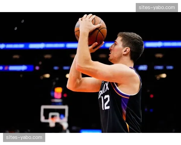 太阳惨遭五连败前景堪忧 布克空砍34分难阻球队下滑